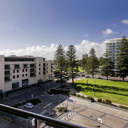 Glenelg Holiday Apartments-Pier Adelaide Exterior photo