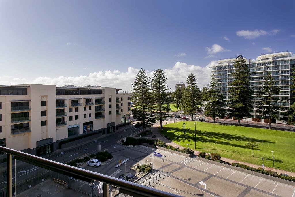 Glenelg Holiday Apartments-Pier Adelaide Exterior photo